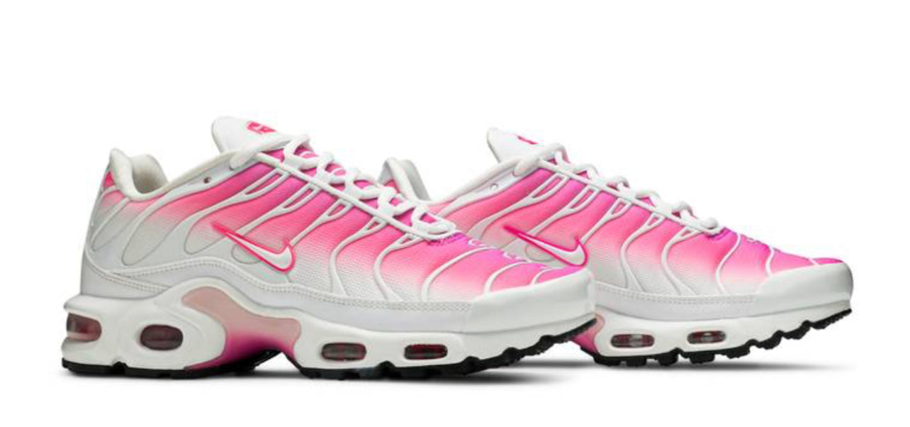 Nike tn store pink and white